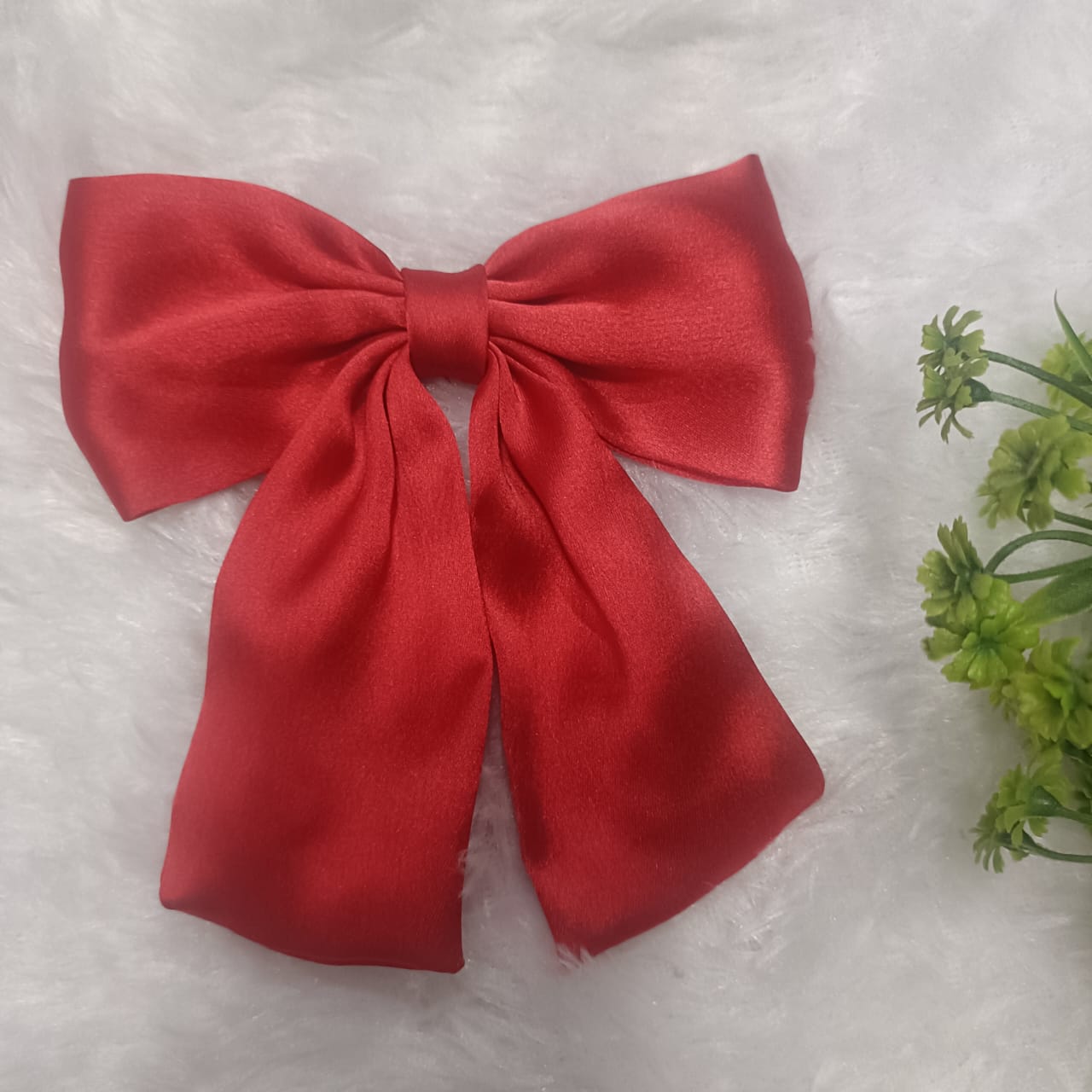 Gargi Red Tail Bow